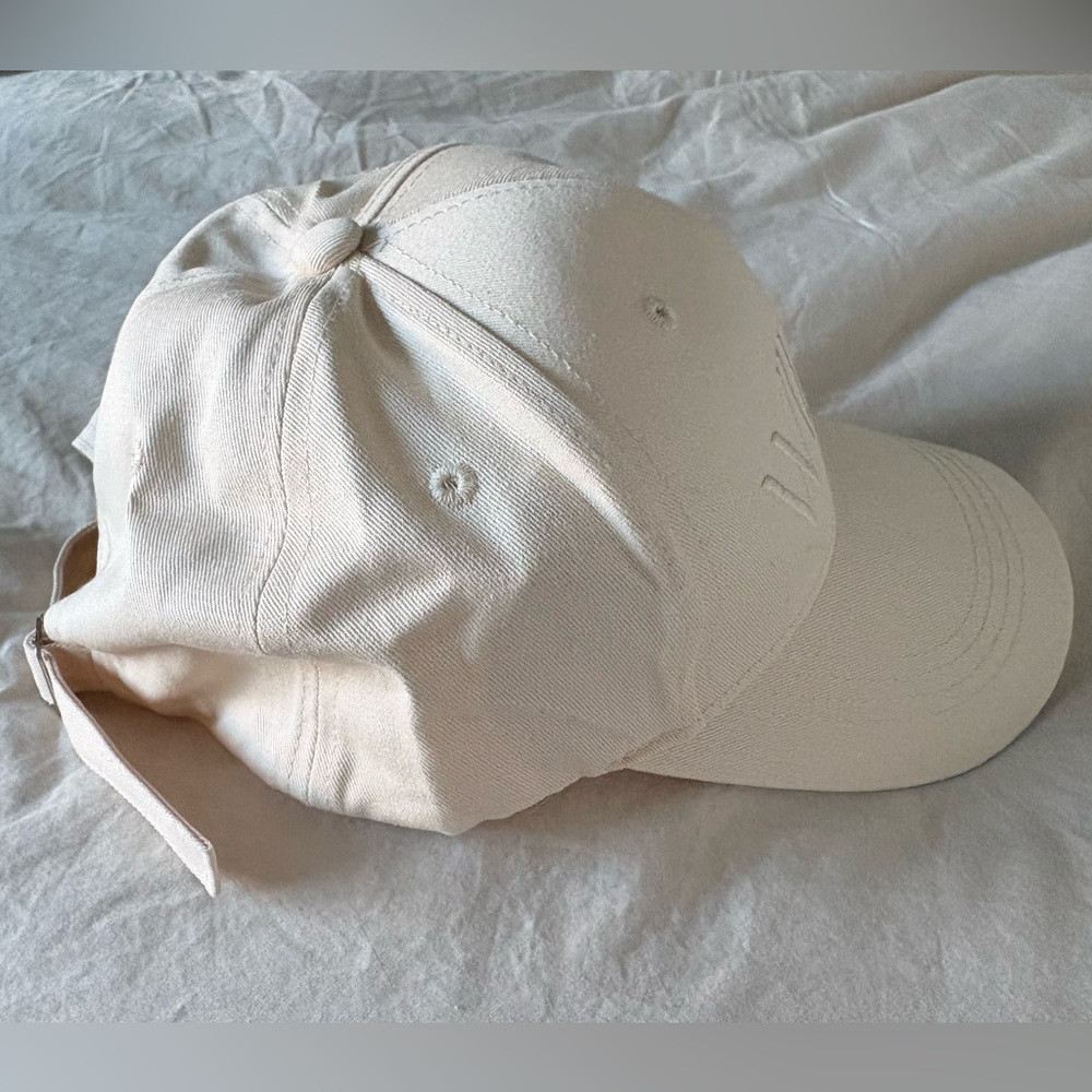 Chic Cream 'Wifey' Cap - Picture 2 of 3